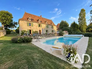 Maison de campagne à Rueyres (46120)