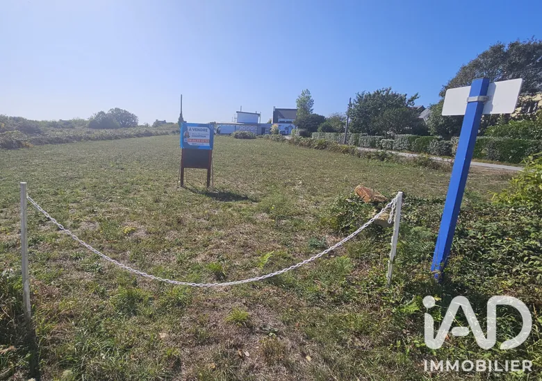 Terrain à bâtir à Plogoff (29770) · 149 000 €