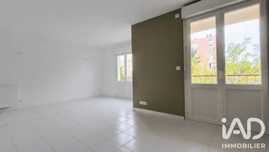 Apartment in Bordeaux (33800)