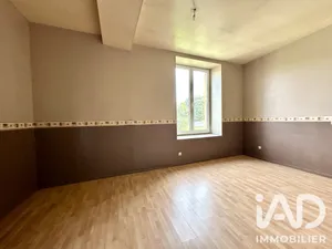Village house in Lonny (08150)