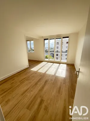 Apartment in Bondy (93140)