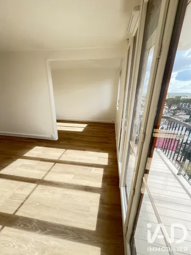 Apartment in Bondy (93140)