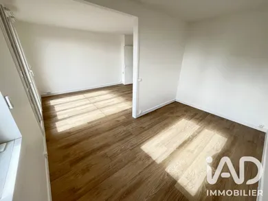 Apartment in Bondy (93140)