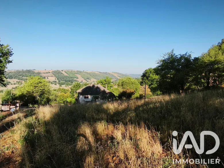 Terrain à leynhac (15600) · 23 960 €