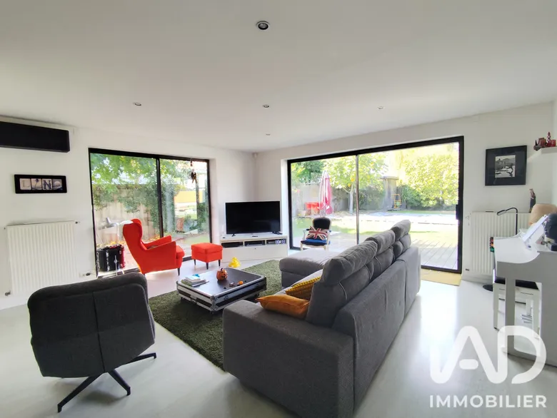 Maison 6 pièces 158 m² · à Ambarès-Et-Lagrave · 158 m² · 467 000 €