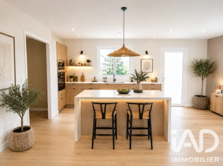 Maison 5 pièces 115 m² · à Saint-Germain-du-Puch · 115 m² · 335 000 €