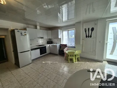Townhouse in Melleray (72320)