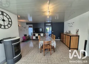 Townhouse in Melleray (72320)