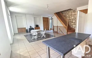House in Valsonne (69170)