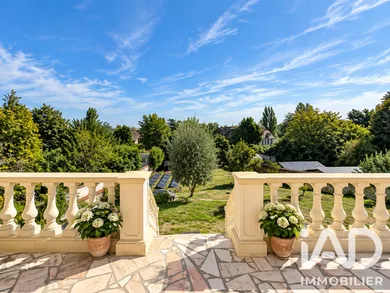 Mansion in Villennes-sur-Seine (78670)