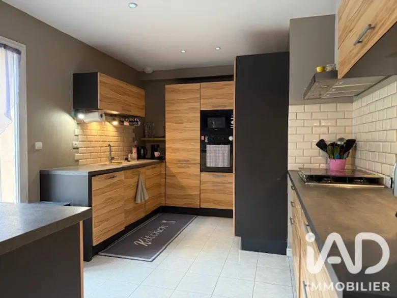 Maison 8 pièces 140 m² · à Essoyes · 140 m² · 220 000 €