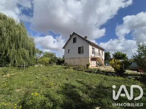Pavillon à Charmoy (89400)
