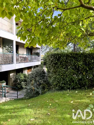 Apartment in Garches (92380)