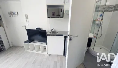 Apartment in Paris (75013)