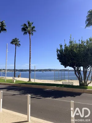 Apartment in Bandol (83150)