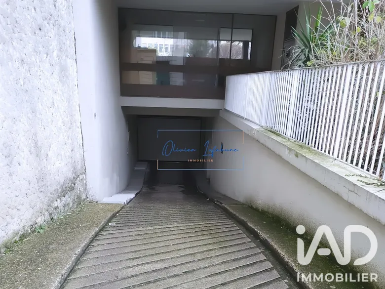 Parking 10 m² · à Ivry-sur-Seine · 10 m² · 14 000 €