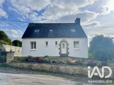 Traditional house in Bon Repos sur Blavet (22570)