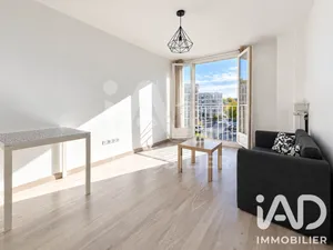 Apartment in Pantin (93500)