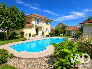Maison traditionnelle à Saint-Pierre-en-Faucigny (74800)