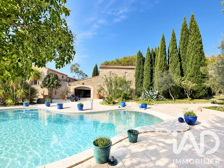 Maison 13 pièces 326 m² · à Uzès · 326 m² · 950 000 €