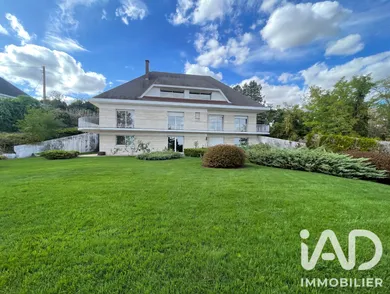 Maison d'architecte à Paron (89100)