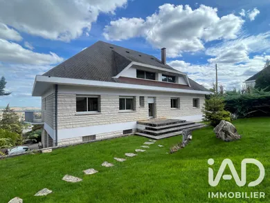 Maison d'architecte à Paron (89100)