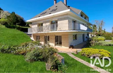Maison d'architecte à Paron (89100)
