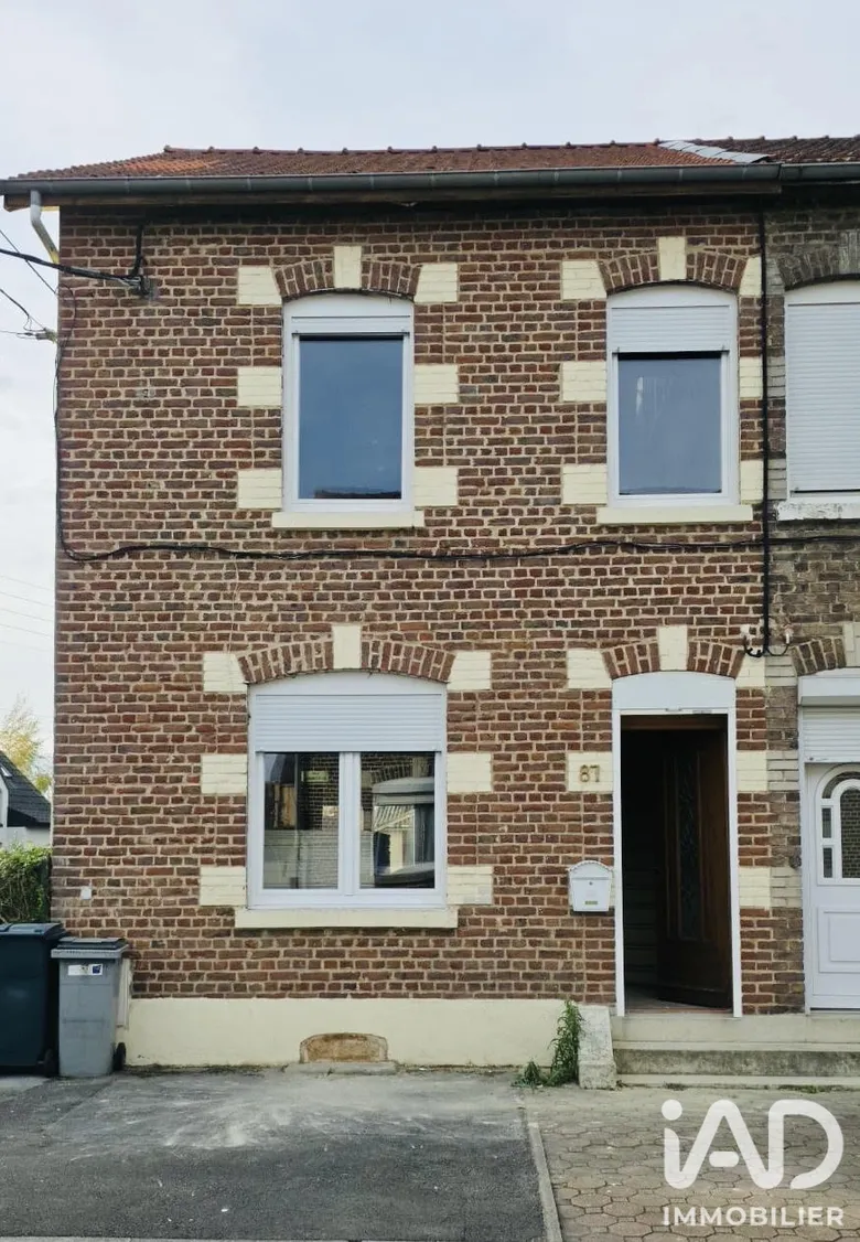 Maison 5 pièces 105 m² · à Crespin · 105 m² · 108 000 €