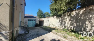 Townhouse in Saint-Jean-d'Angély (17400)