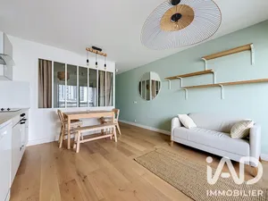 Apartment in Paris (75019)