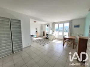 Apartment in Saint-Étienne (42100)
