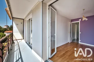 Apartment in Caluire-et-Cuire (69300)