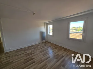 Apartment in Bordeaux (33300)