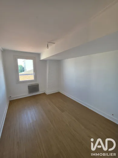 Apartment in Bordeaux (33300)