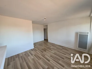 Apartment in Bordeaux (33300)
