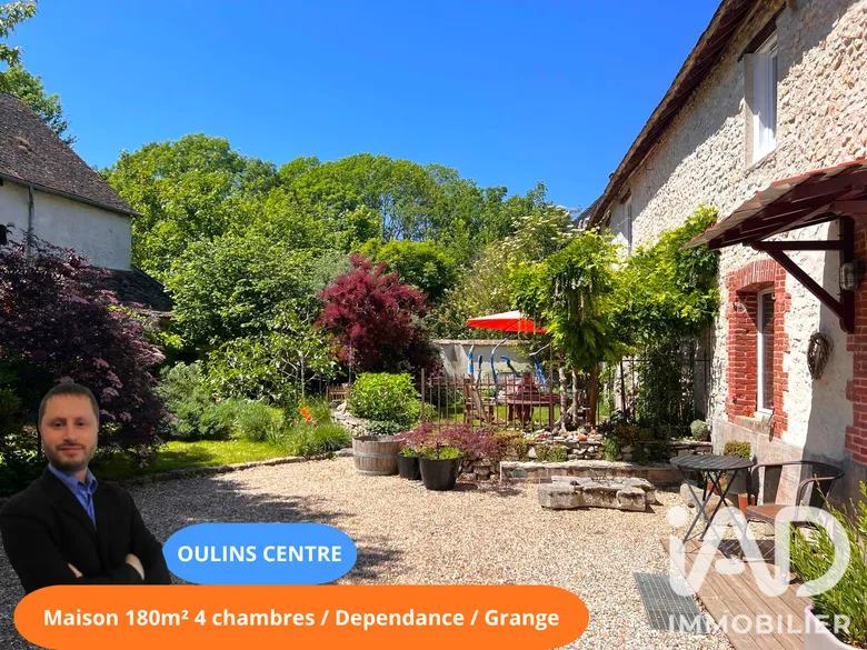 Maison 8 pièces 190 m² · à Oulins · 190 m² · 360 000 €