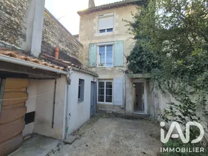 Maison de ville à Civray (86400)