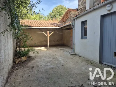 Maison de ville à Civray (86400)
