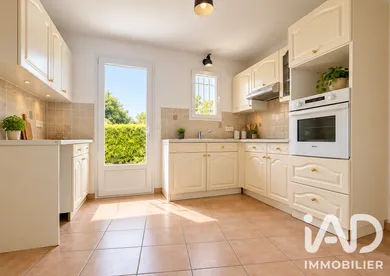Maison traditionnelle à Valensole (04210)