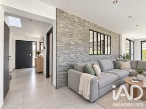 Architectural house in Cluses (74300)