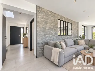 Architectural house in Cluses (74300)