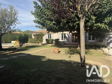 Traditional house in Lamanon (13113)