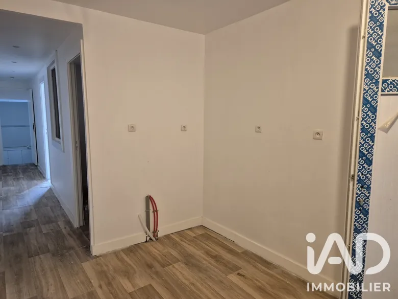Immeuble 2 pièces 105 m² · à Chanteloup-les-Vignes · 105 m² · 170 000 €