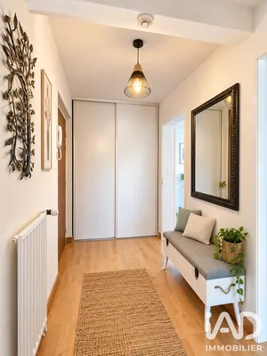 Apartment in Saint-Jean-le-Blanc (45650)