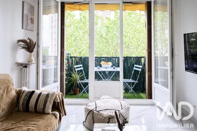 Apartment in Pantin (93500)
