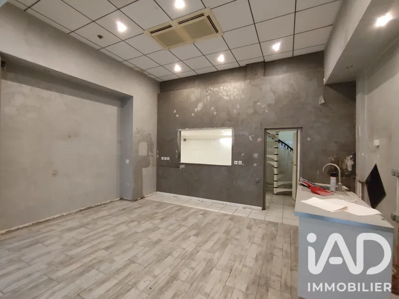 Local commercial 51 m² · à Paris · 50,5 m² · 350 000 €