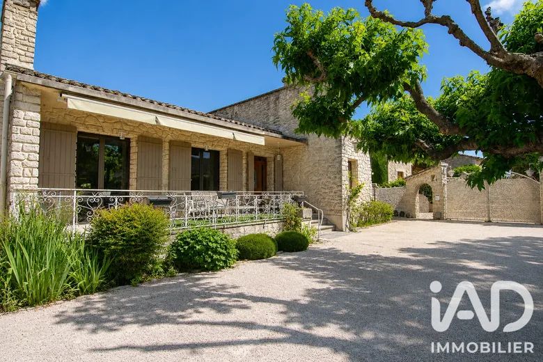 Maison 4 pièces 164 m² · à Taillades · 164 m² · 620 000 €