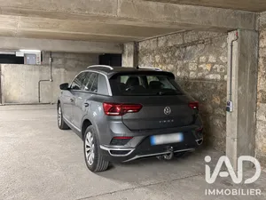 Parking à Paris (75018)
