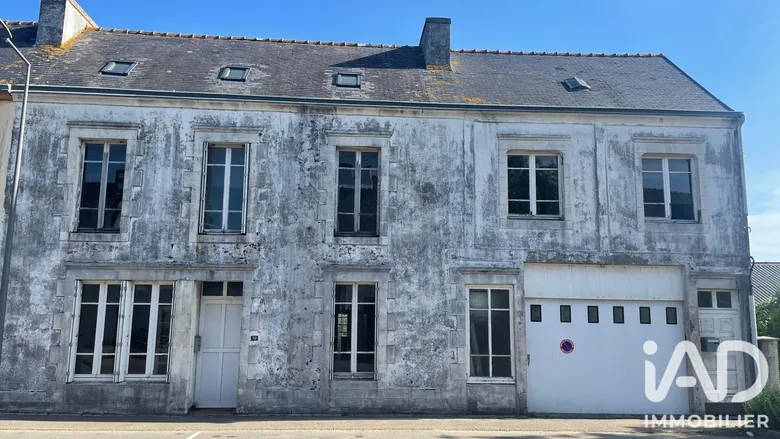 Maison 10 pièces 190 m² · à Confort-Meilars · 190 m² · 140 000 €