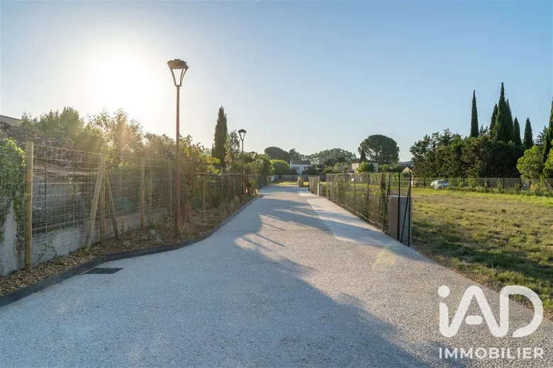 Terrain à bâtir à Fontvieille (13990) · 265 000 €